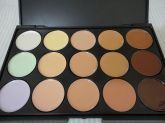 Paleta de 15 Bases, Corretivos e Iluminador - FRETE GRÁTIS!